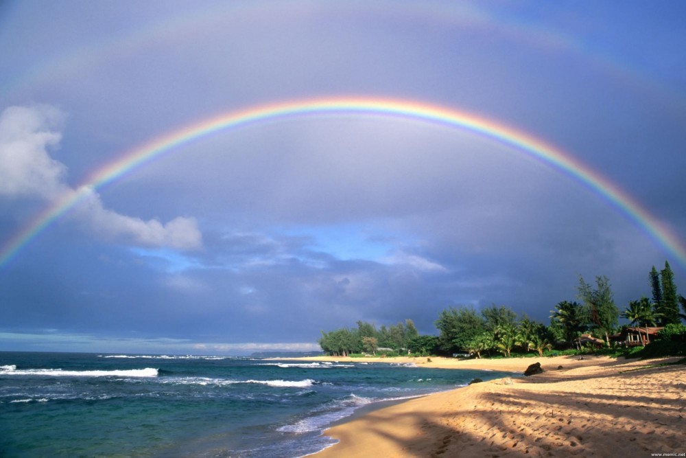 "La vita è come un arcobaleno: ci vuole la pioggia e il sole per vederne i colori.". i temporali che interrompono il caldo possono essere occasione di splendido spettacolo nel cielo.