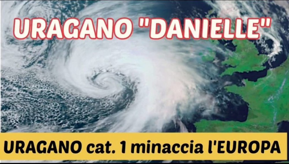 L'immagine satellitare dell'uragano Danielle e la previsione della sua traiettoria, dal visore satelliti del sito Meteored Italia. 